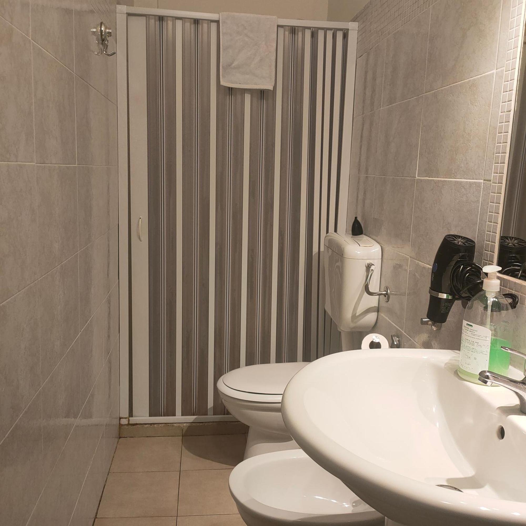 Catania Airport Room Bagno Privato In Camera Dış mekan fotoğraf