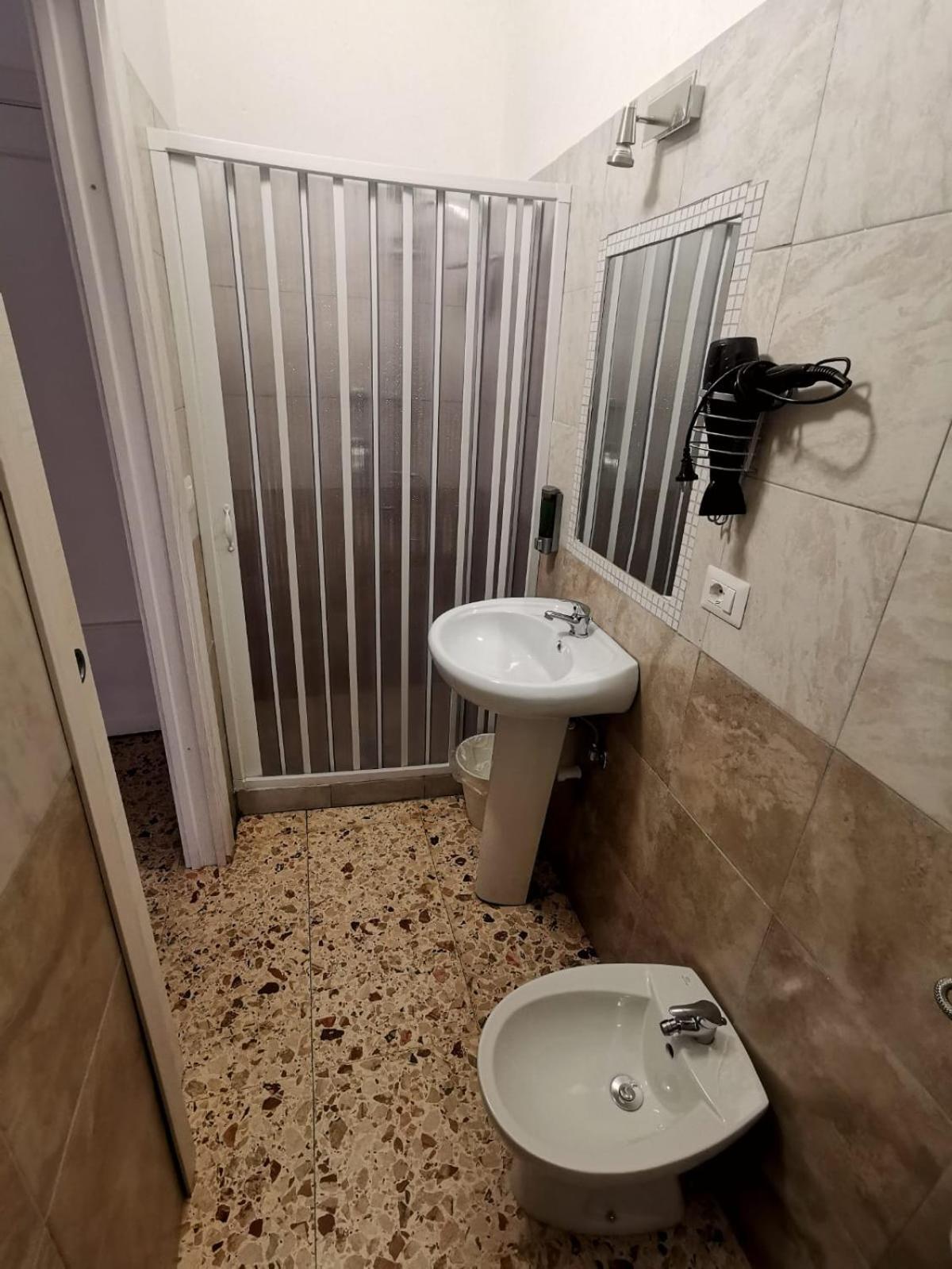 Catania Airport Room Bagno Privato In Camera Dış mekan fotoğraf