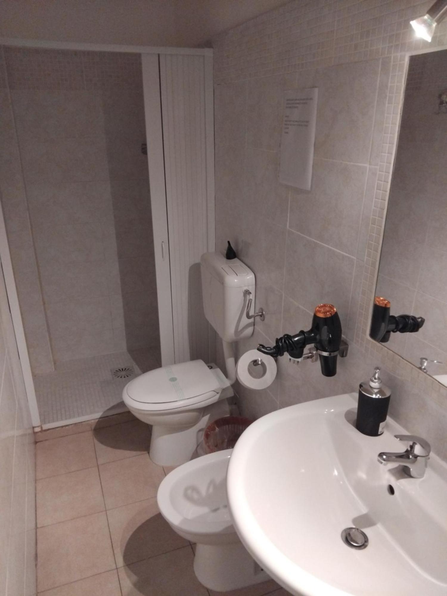 Catania Airport Room Bagno Privato In Camera Dış mekan fotoğraf